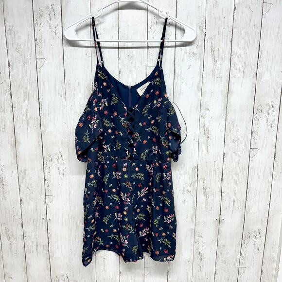 Everly Romper Women Size M Off Shoulder Mini V Neck Blue Floral Summer Casual - Picture 1 of 6